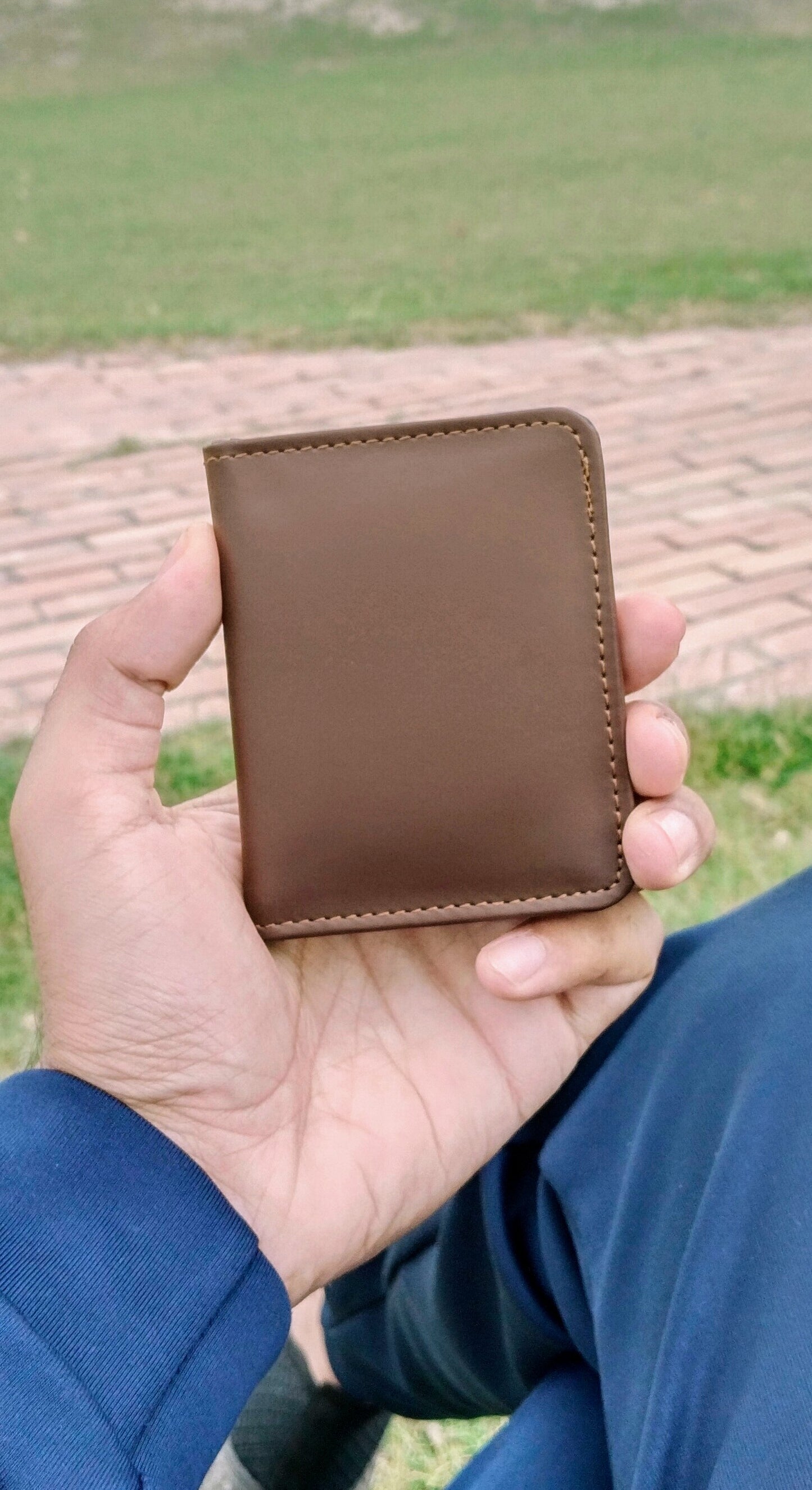 Short Wallet for Men - Magnet Lock
