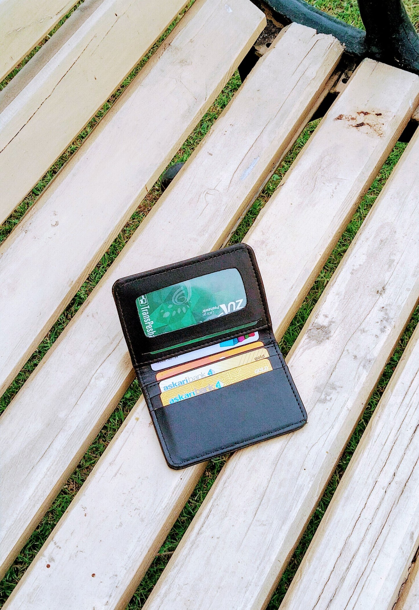 Smart Wallet for Men & Women