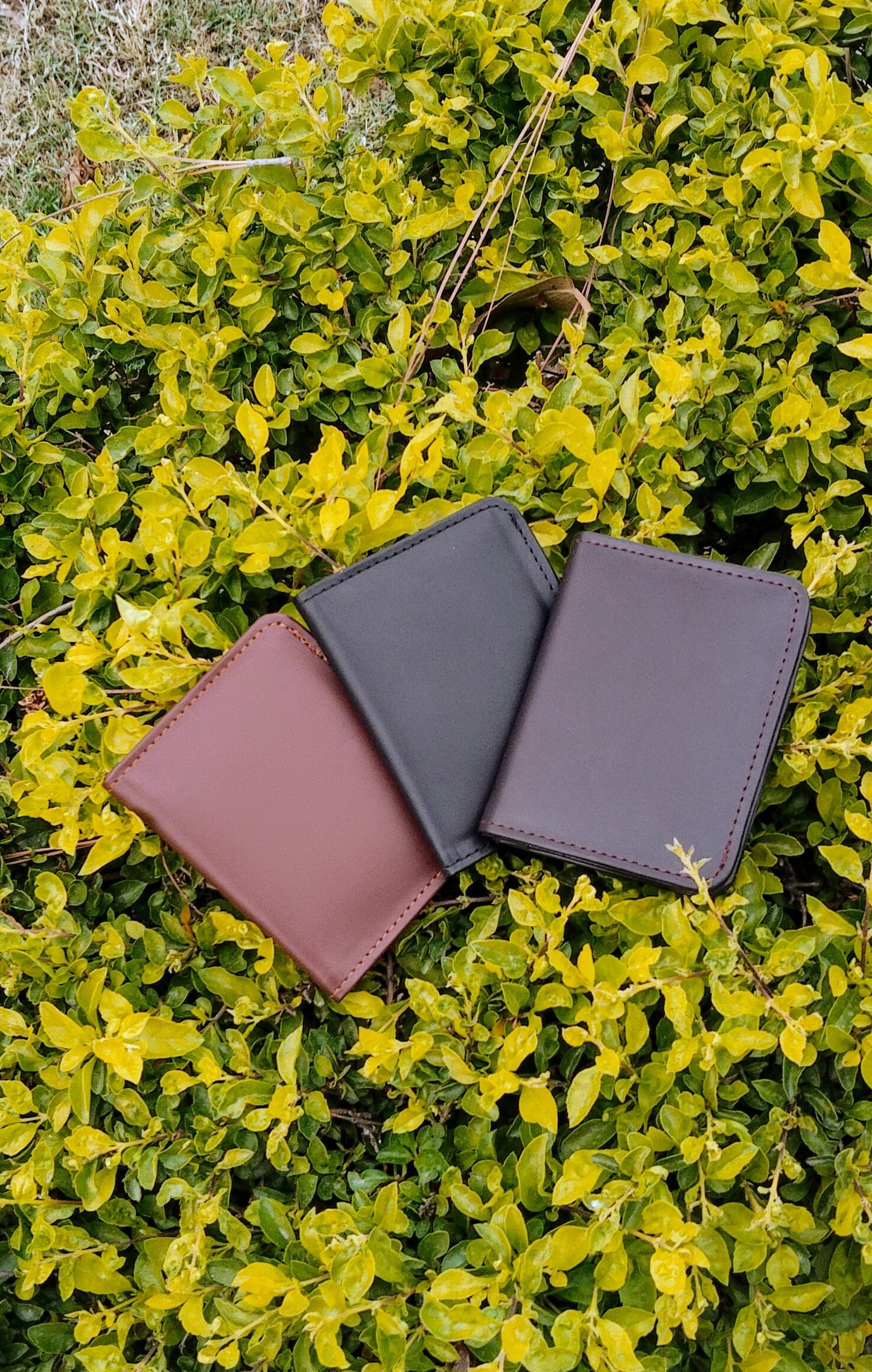 Short Wallet for Men - Magnet Lock